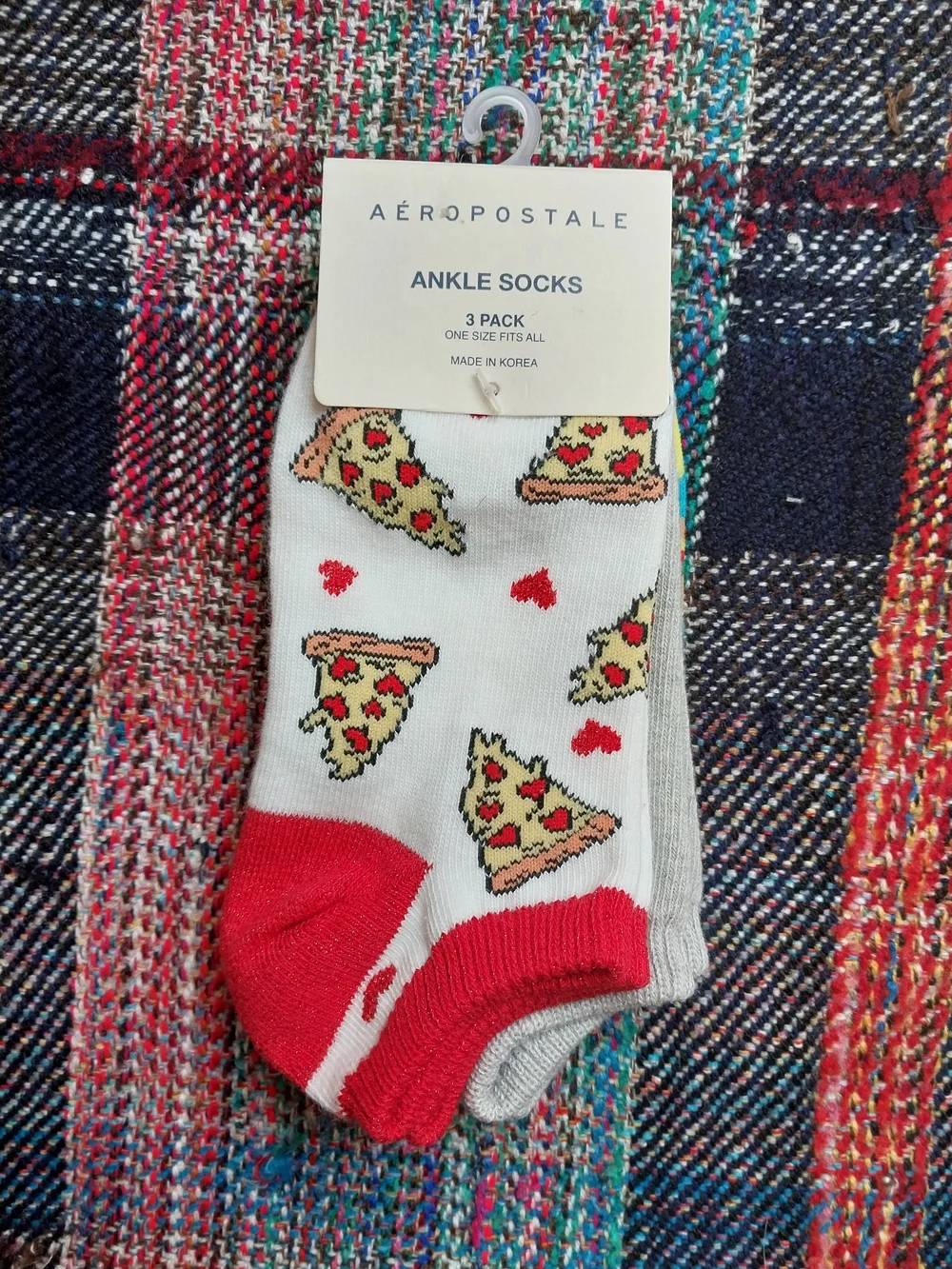 Aeropostale White Ankle Socks with Pizza & Red Accents (3 Pack)